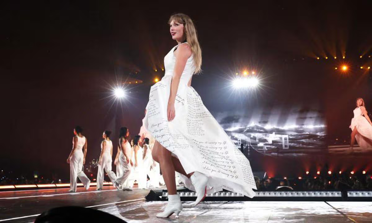 TAYLOR SWIFT ESTRENA NUEVOS ‘LOOKS’ PARA SU TOUR EN EUROPA