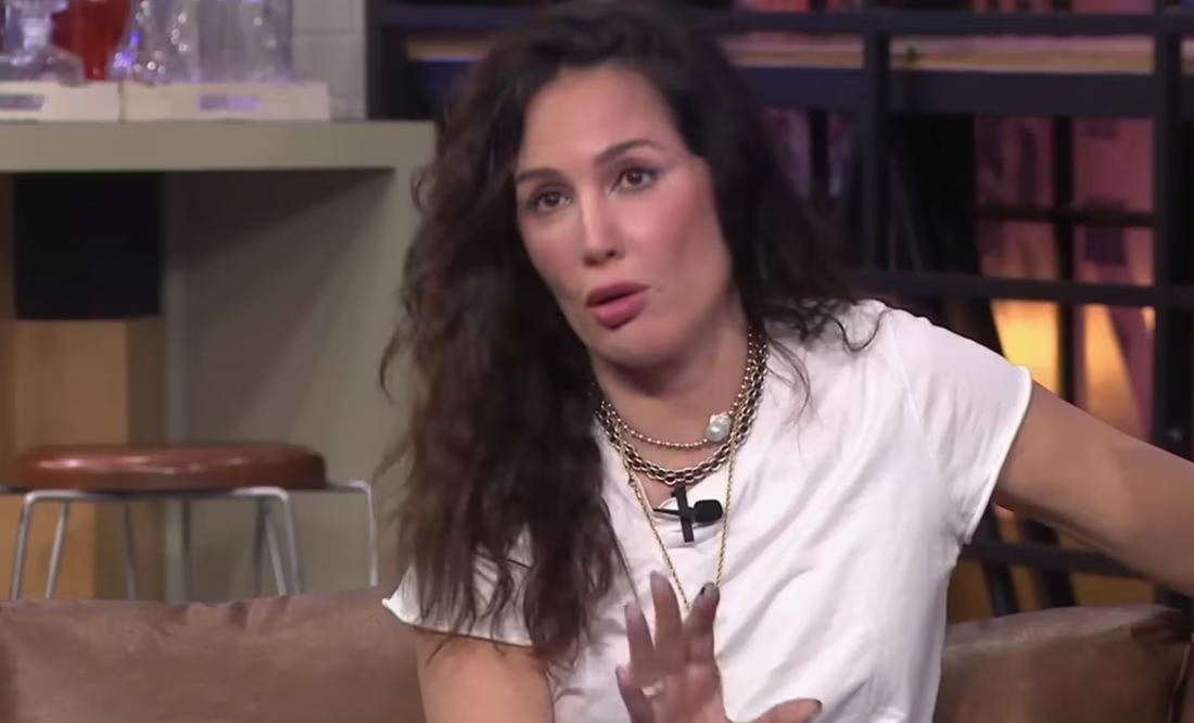 Martha Cristiana confiesa que, con unos tragos encima, acepta los besos de una mujer
