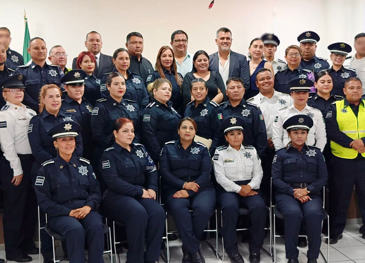 Concluyen curso de inglés policías de Saltillo