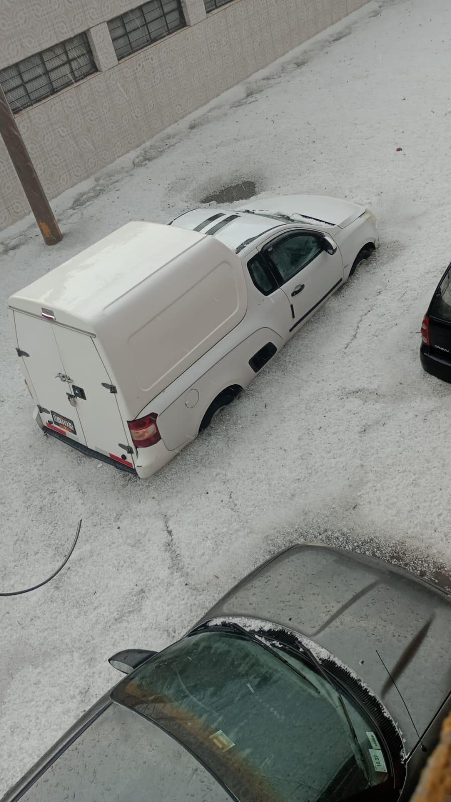 ¡El cielo se cae! Lluvias y granizada en Puebla ‘sepultan’ calles y autos