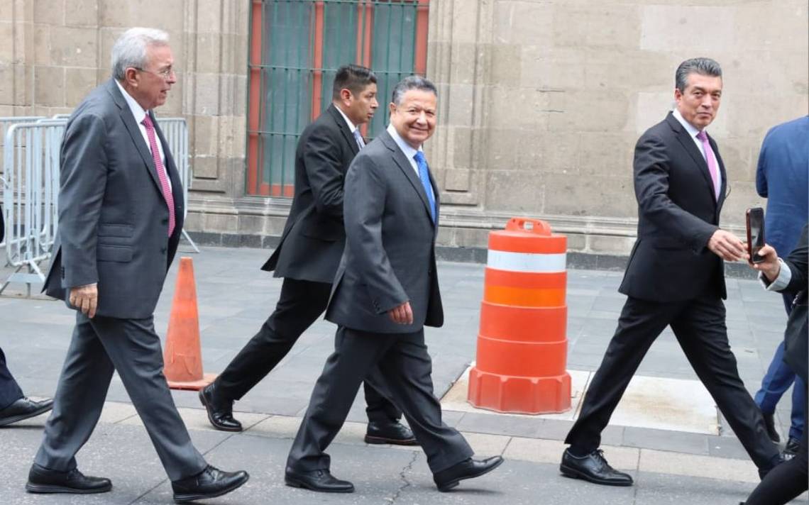Alinea AMLO a Gobernadores de la 4T con CSP