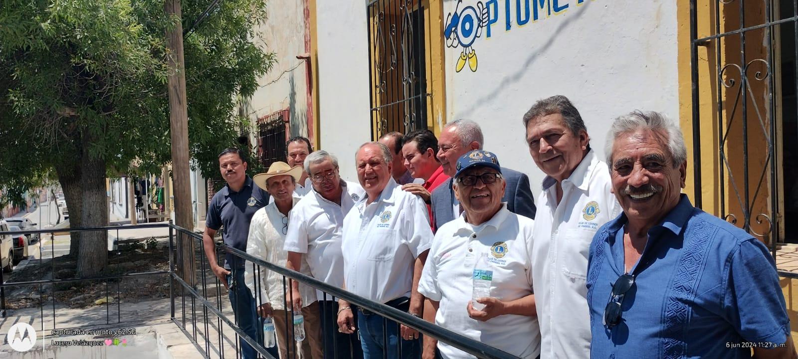 Ofrecen Leones atención visual médica y dental
