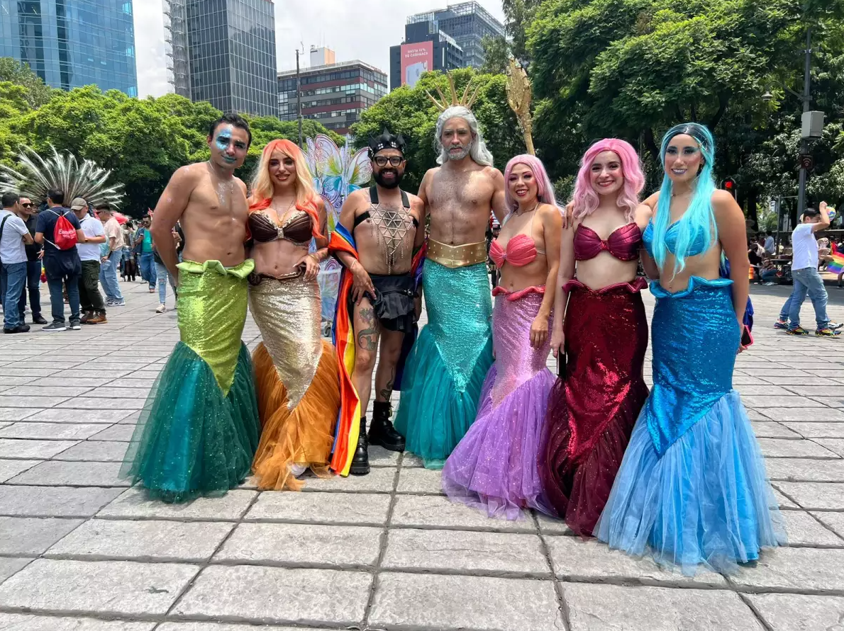 «Que nadie les quite el derecho de ser felices», claman miles en marcha LGBT