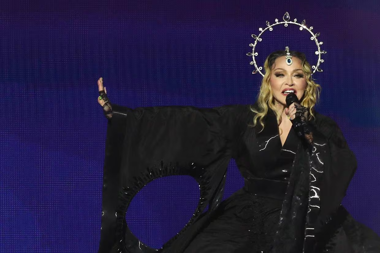 Madonna responde a demanda por tardanza en conciertos: mis fans saben que actúo tarde