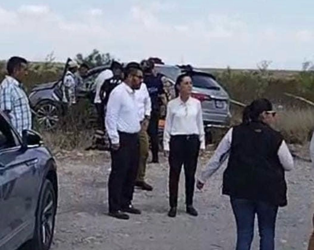 Llega Sheinbaum al lugar detrágico accidente en la 57