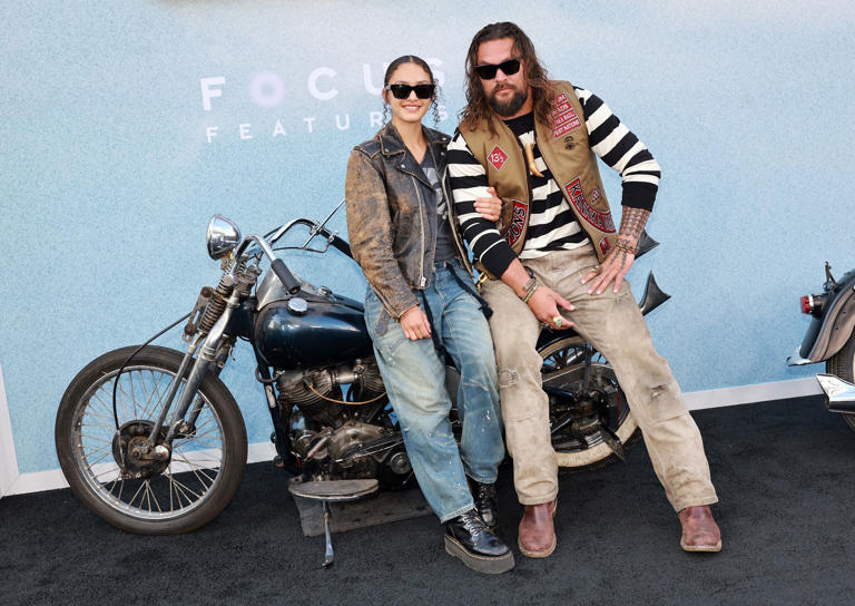 Jason Momoa habla por primera vez de su romance con Adria Arjona