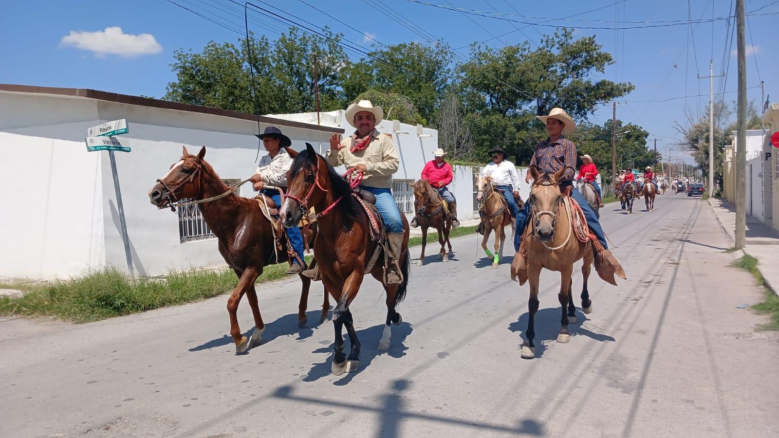 ARRANCAN FUNDADORES DE CABALGATA DE 4-CIÉNEGAS