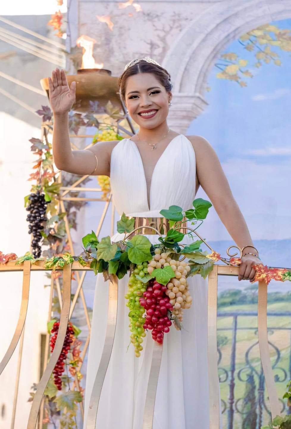 MARÍA FERNANDA: Nueva Soberana de la LXXVII Feria de la Uva y el Vino.