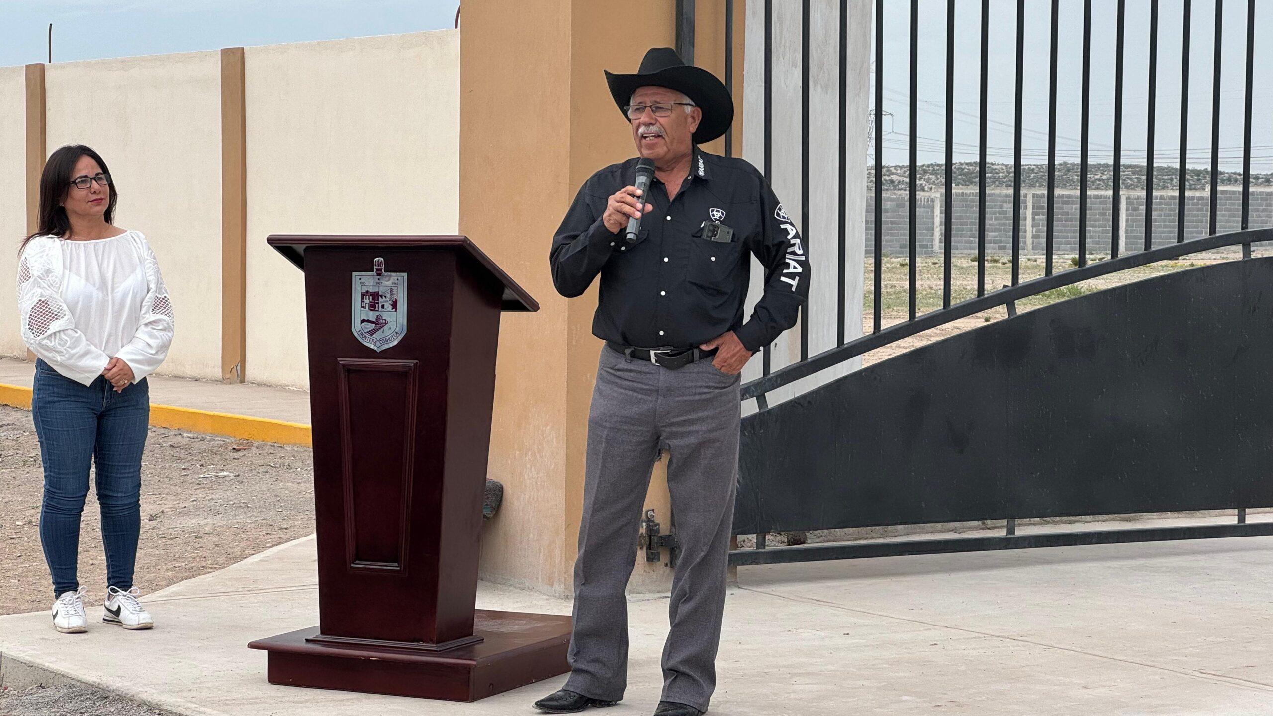 Desmiente los hayan obligado a ceder predio