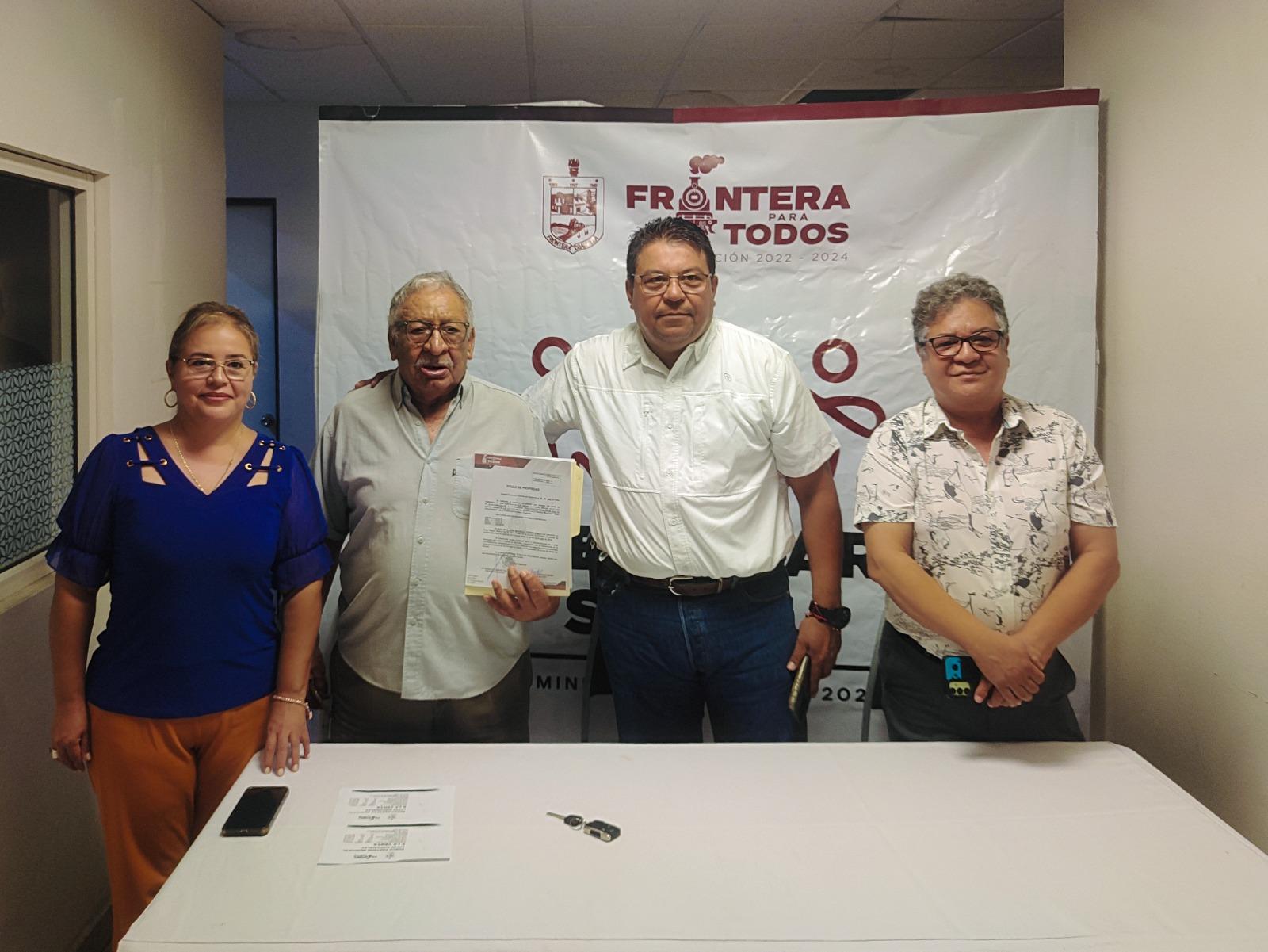 ESTAMOS CONTENTOS Y AGRADECIDOS