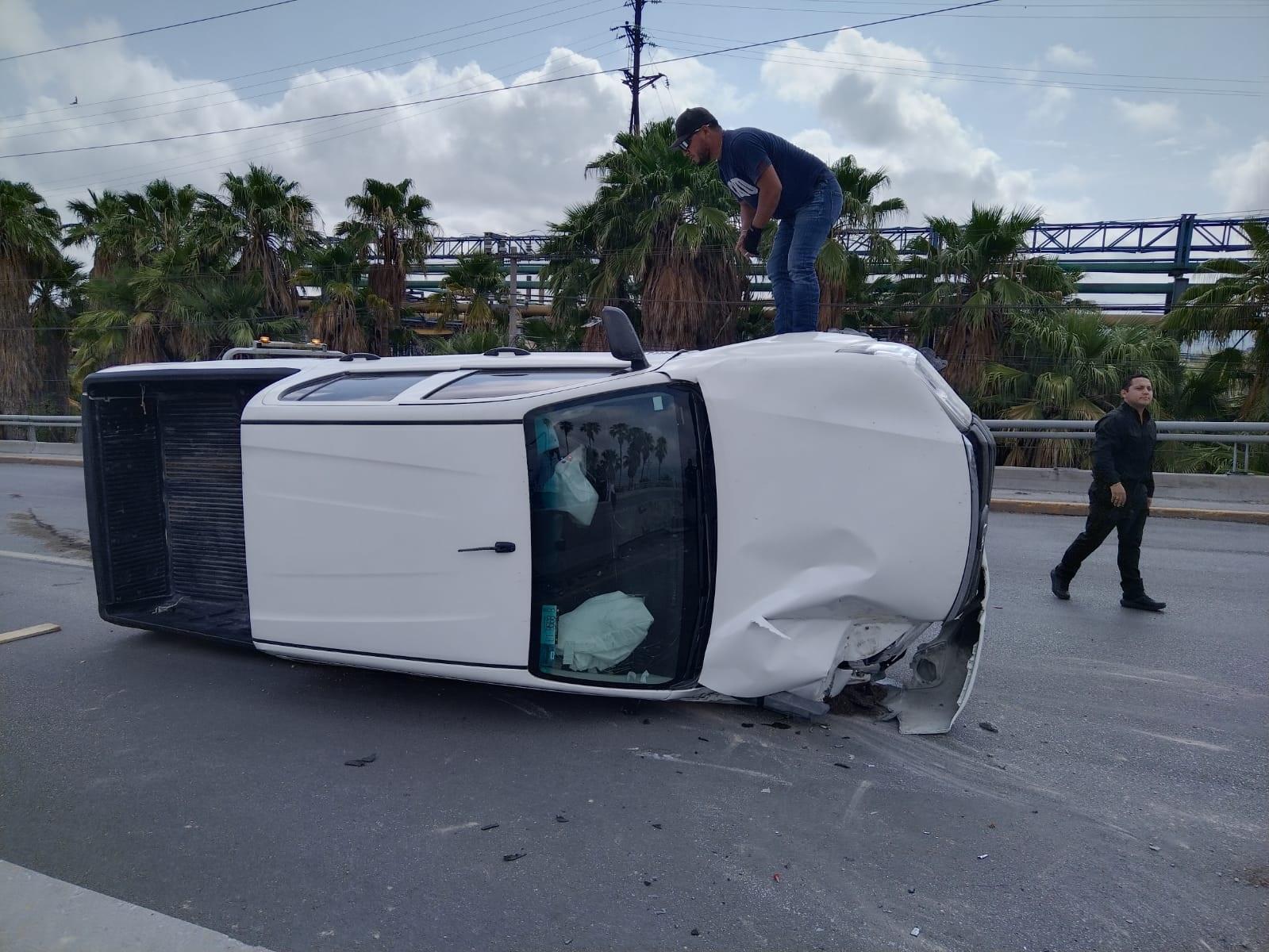Desencadenan el caos 3 accidentes en puente