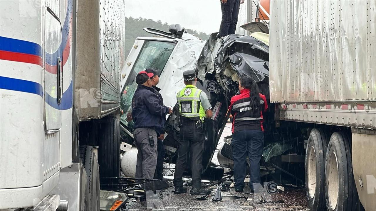 MUEREN 4 RELIGIOSAS; LES IMPACTA TRÁILER VEHICULO