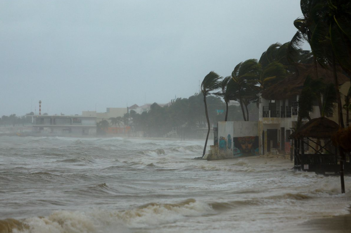 ¿’Beryl’ cambia de trayectoria?