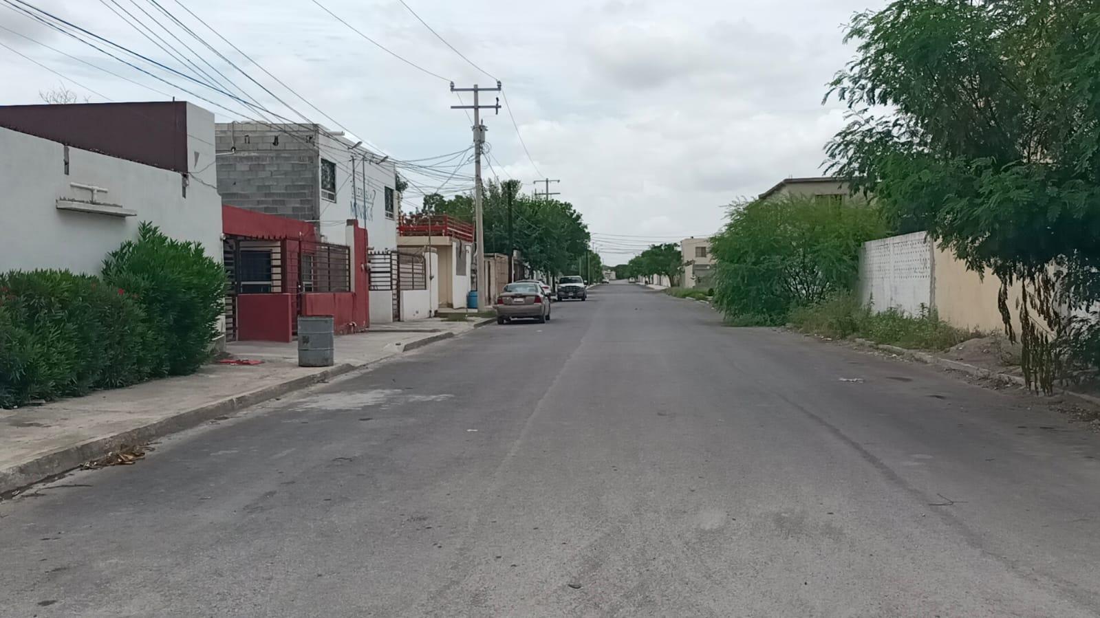 Advierten derrame de alquitrán en el drenaje