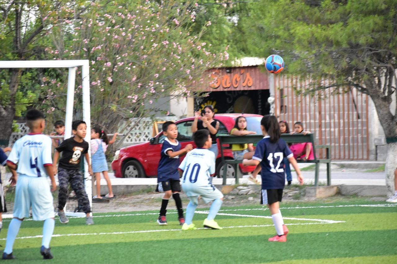 EQUIPOS DE FUTBOL INFANTIL ESTRENAN NUEVA CANCHA EN SAN BUENAVENTURA