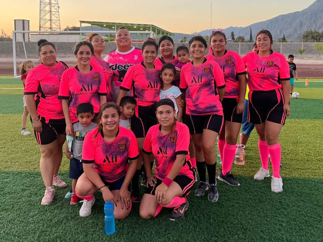 Activan disciplina femenil de futbol