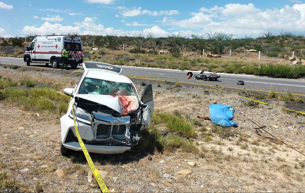 Mueren dos personas en aparatoso accidente