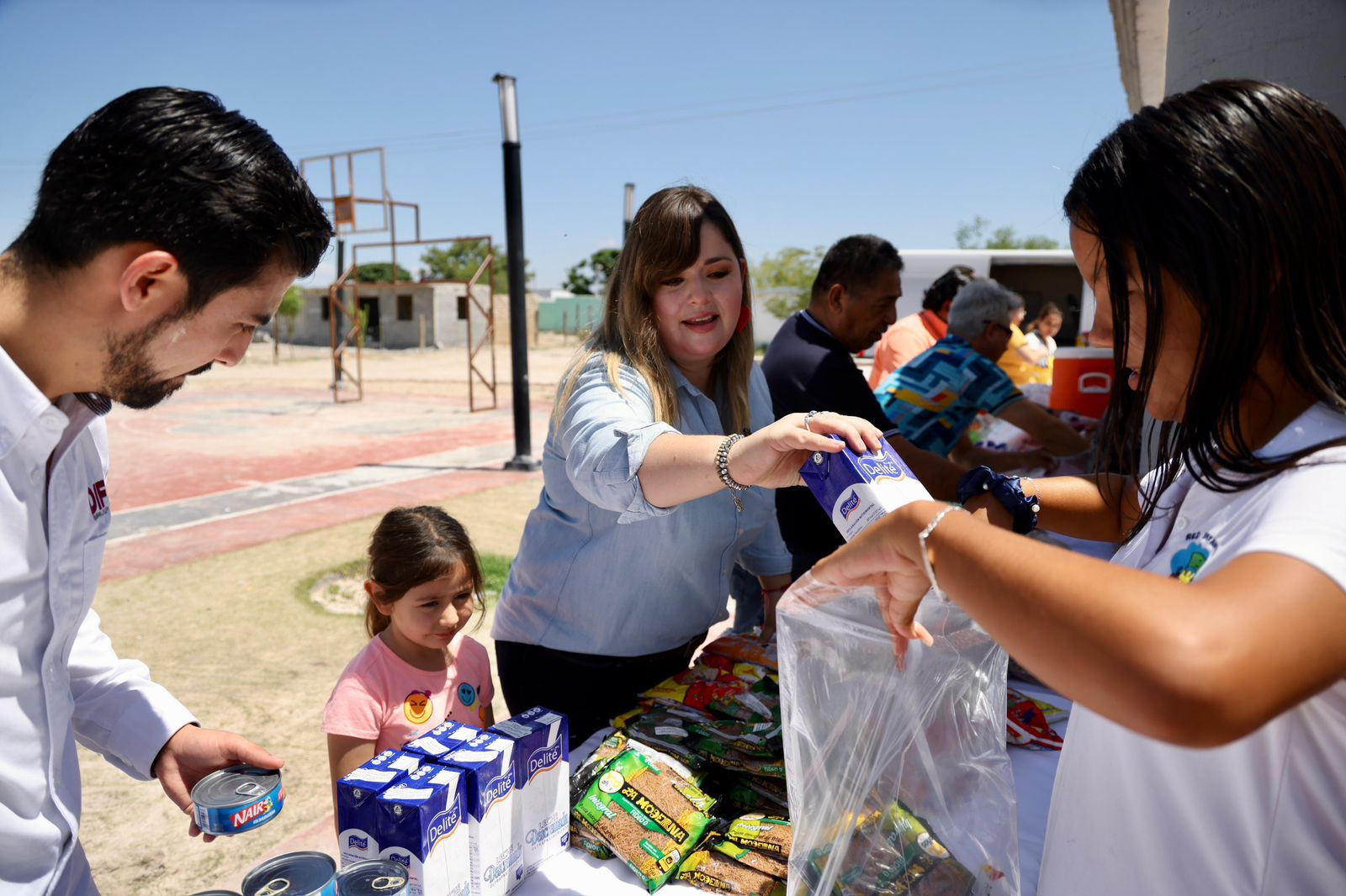 CHEMA MORALES Y ANA LUCÍA CAVAZOS COMPROMETIDOS CON EL CAMPO RAMOSARIZPENSE