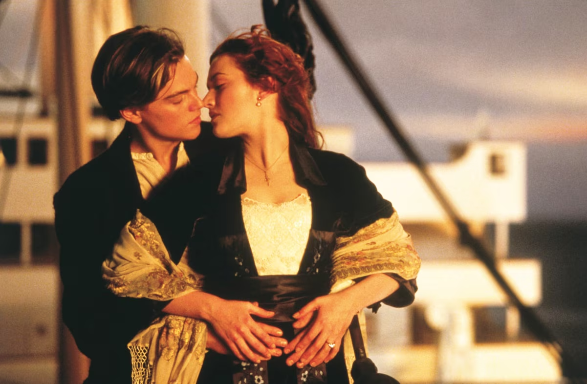 Kate Winslet revela qué pasó detrás del beso de «Titanic» con DiCaprio: «fue una pesadilla»