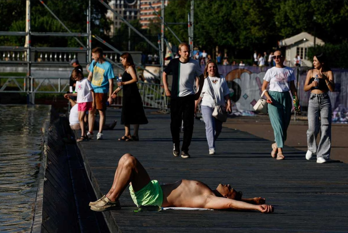 Rusia sufre una ola de calor no vista en un siglo; Moscú roza los 33°C