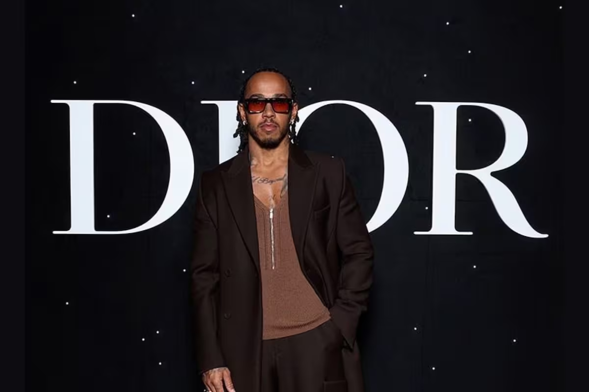 Lewis Hamilton debuta como diseñador y embajador de Dior