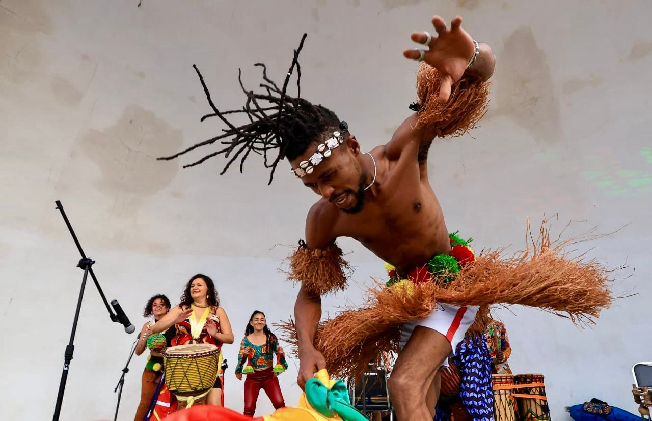Lleva FINA 447 música, baile y cine a saltillenses