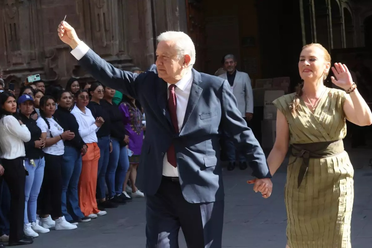 Beatriz Gutiérrez anuncia libro: “AMLO se retirará, yo tengo que continuar”