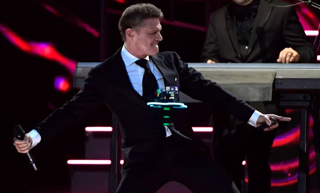 Como nunca antes, Luis Miguel se deja ver enamorado de Paloma Cuevas