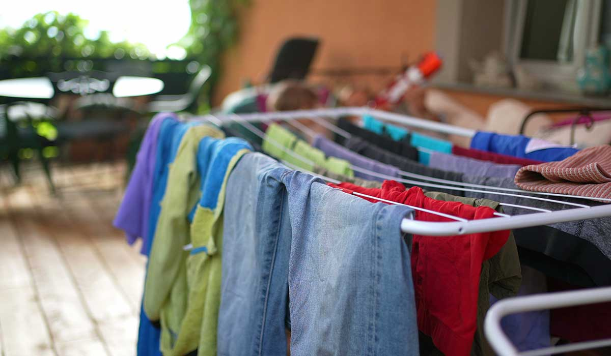 ¿No quieres oler a humedad? Así puedes secar tu ropa en temporada de lluvias