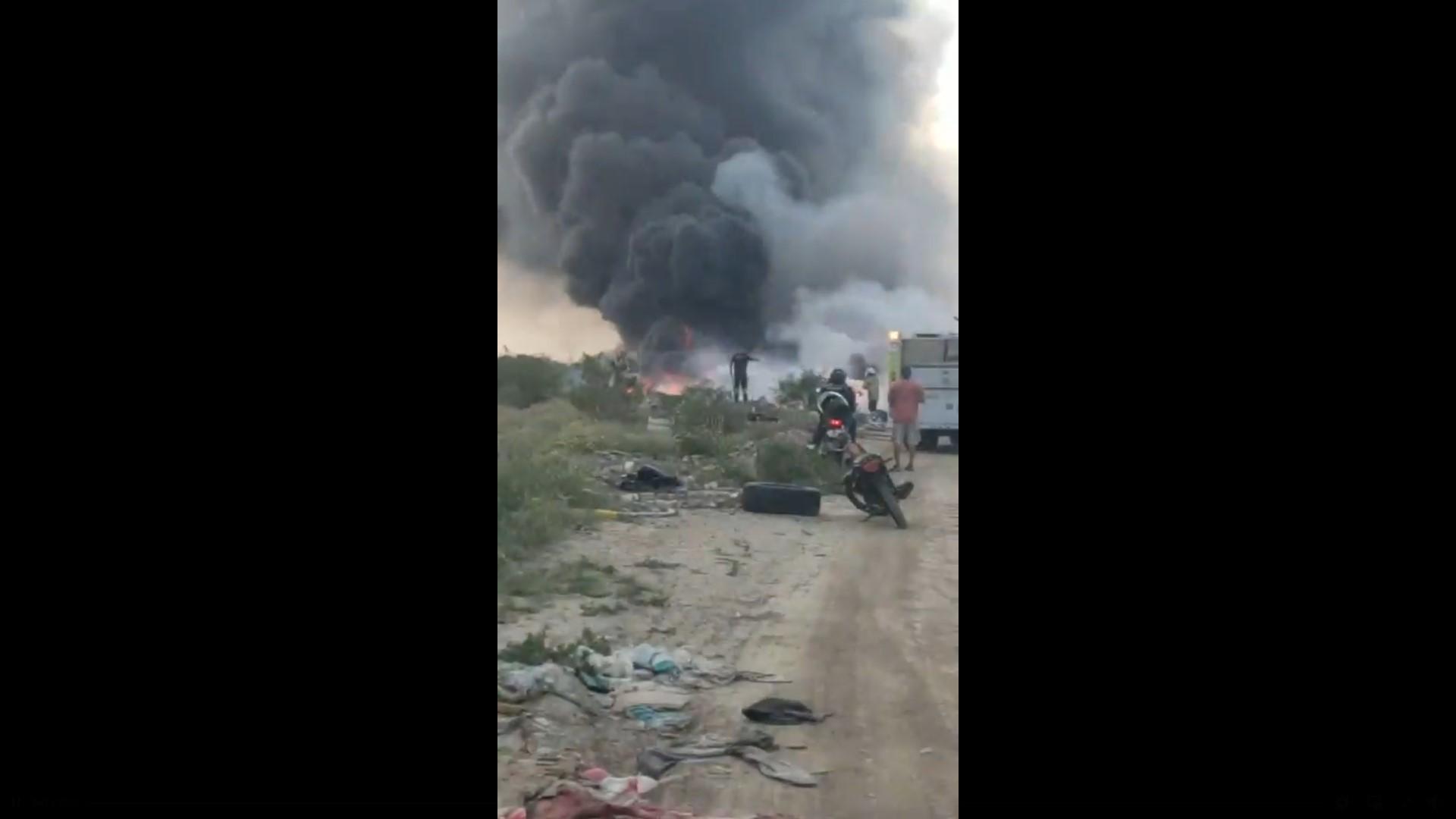 Provoca incendio un tiradero clandestino