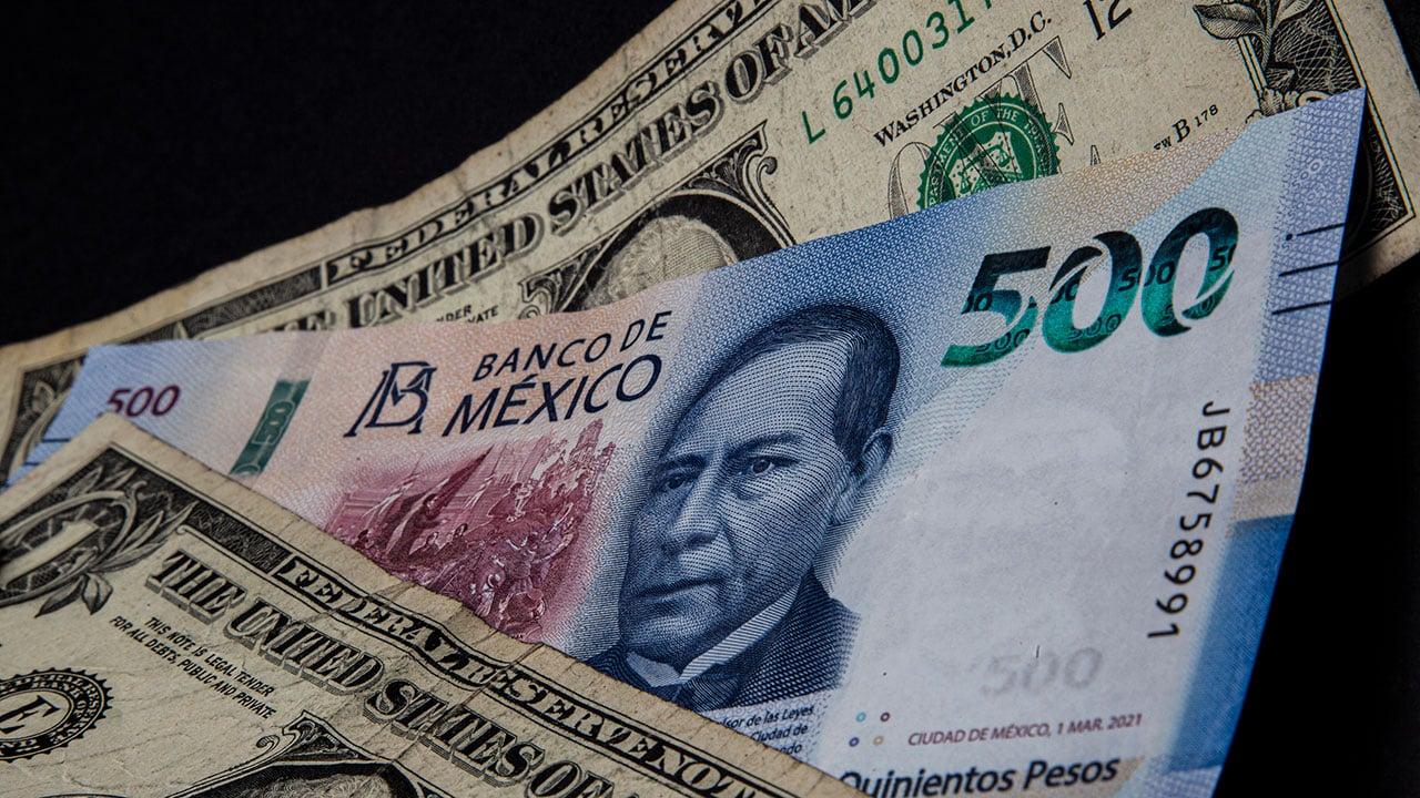 Precio del dólar: Peso se desploma por Reforma Judicial y cierra alrededor de las 19.29 unidades