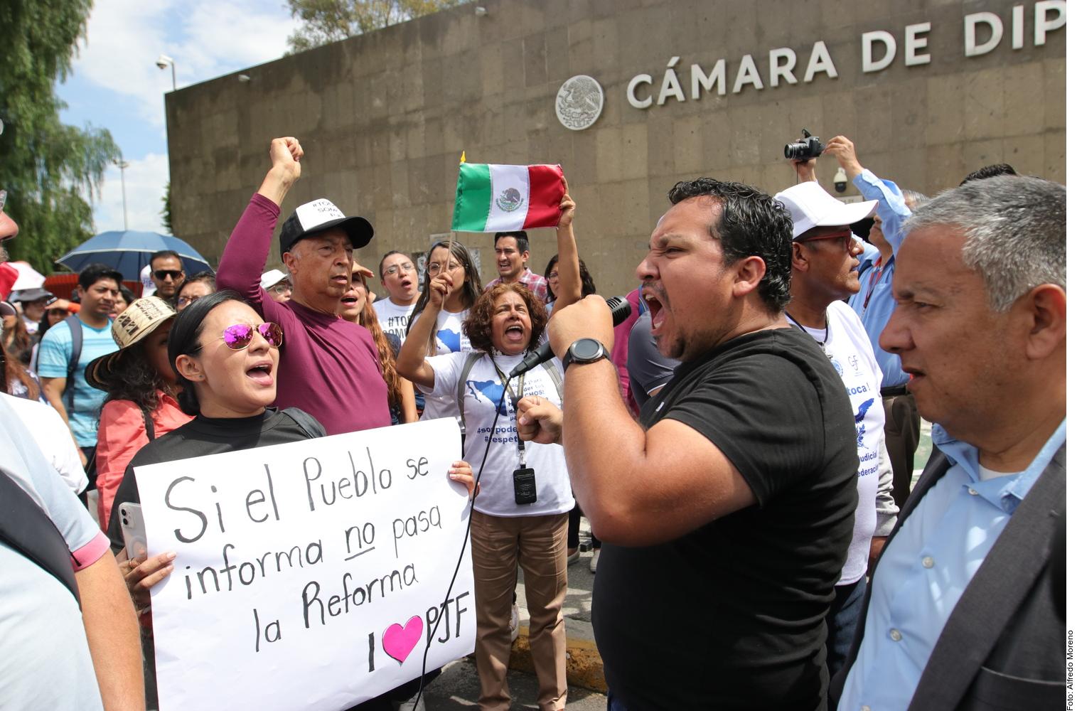 Buscan trabajadores diálogo con poderes