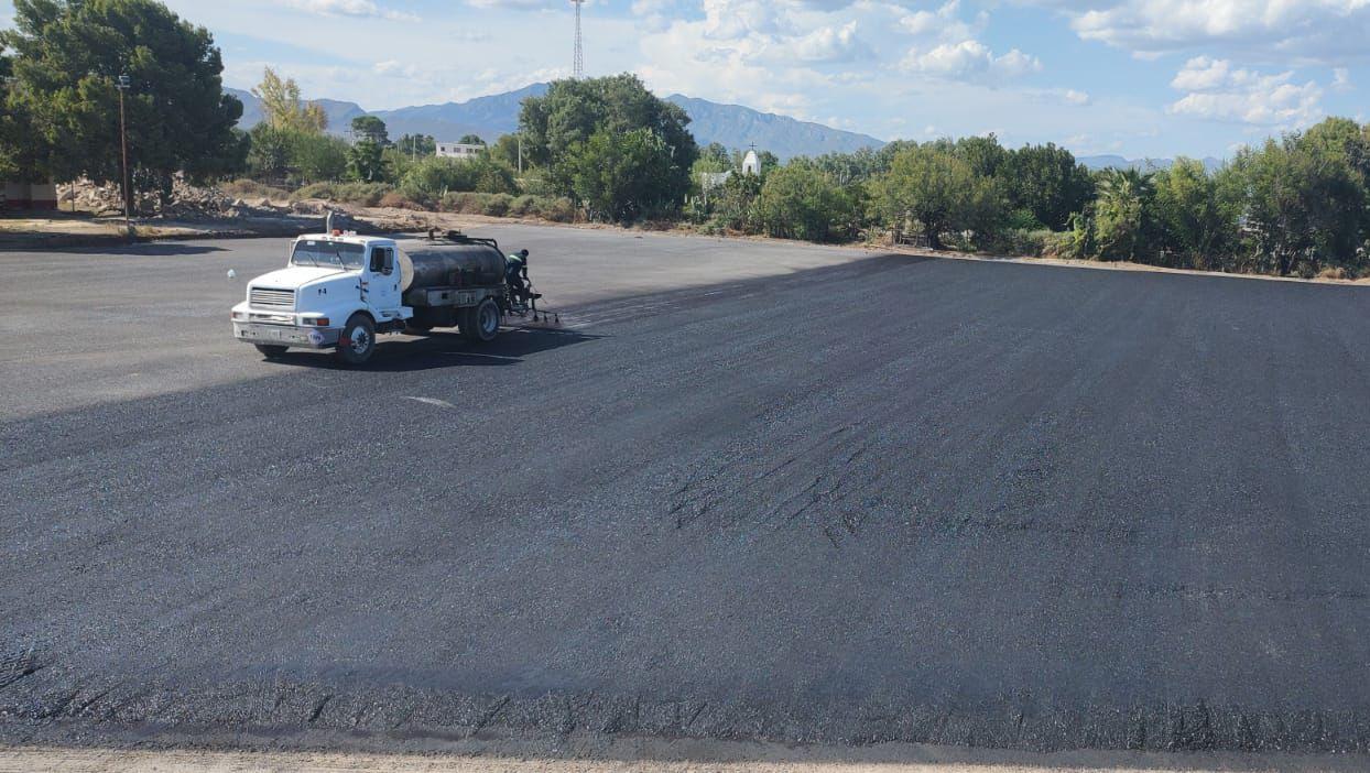Campo de béisbol al 50% de construcción