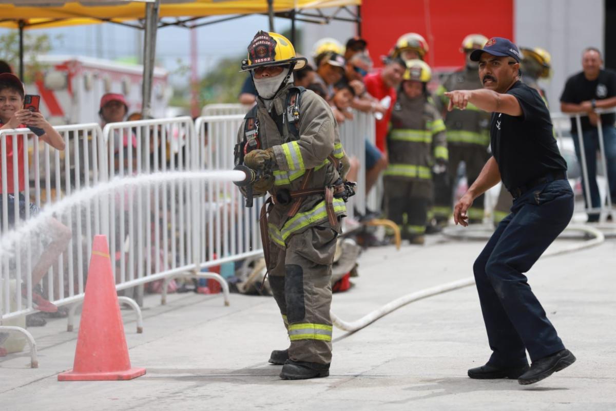 Reinauguran estación de bomberos Guayulera