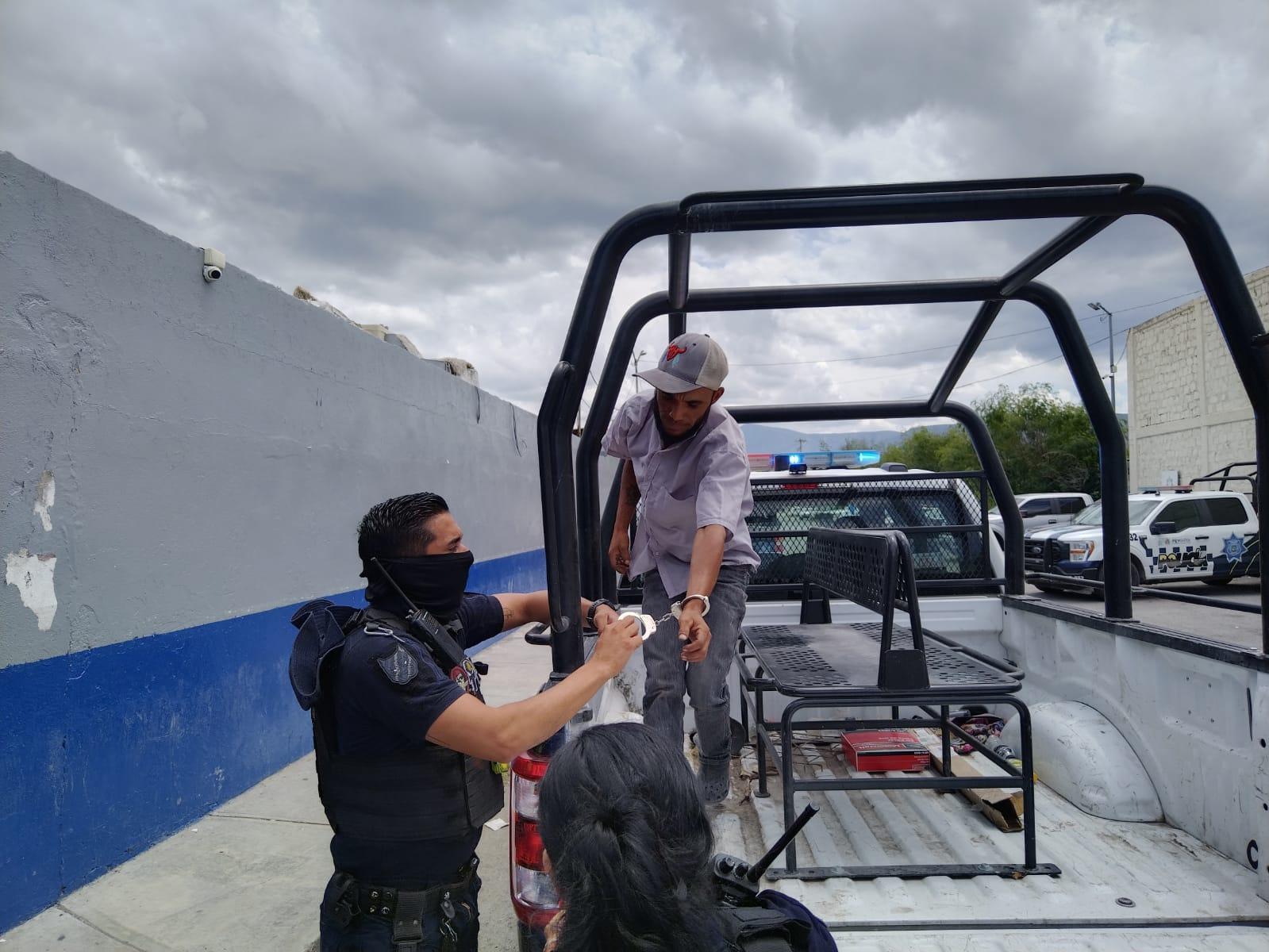 Detienen a sujeto por agredir a su tío