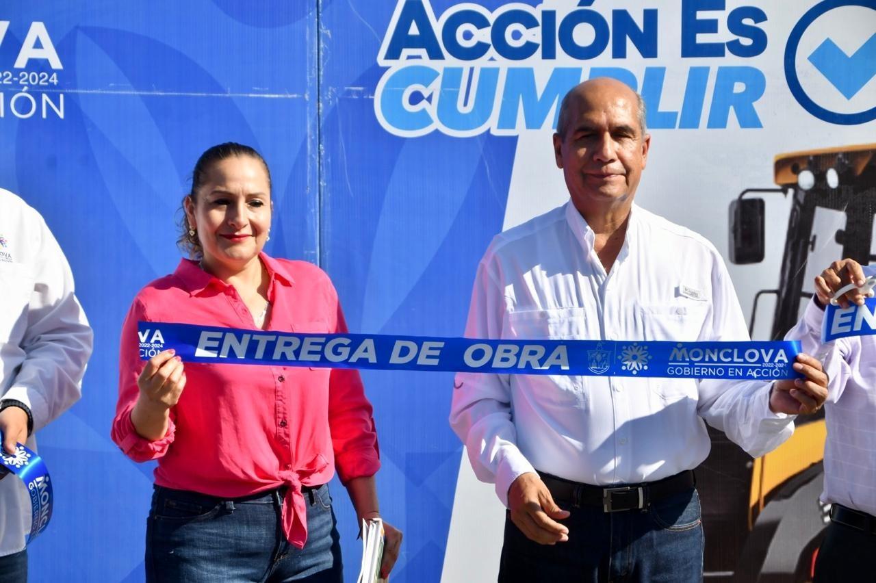 Entrega Dávila obra de avenida el Potrero
