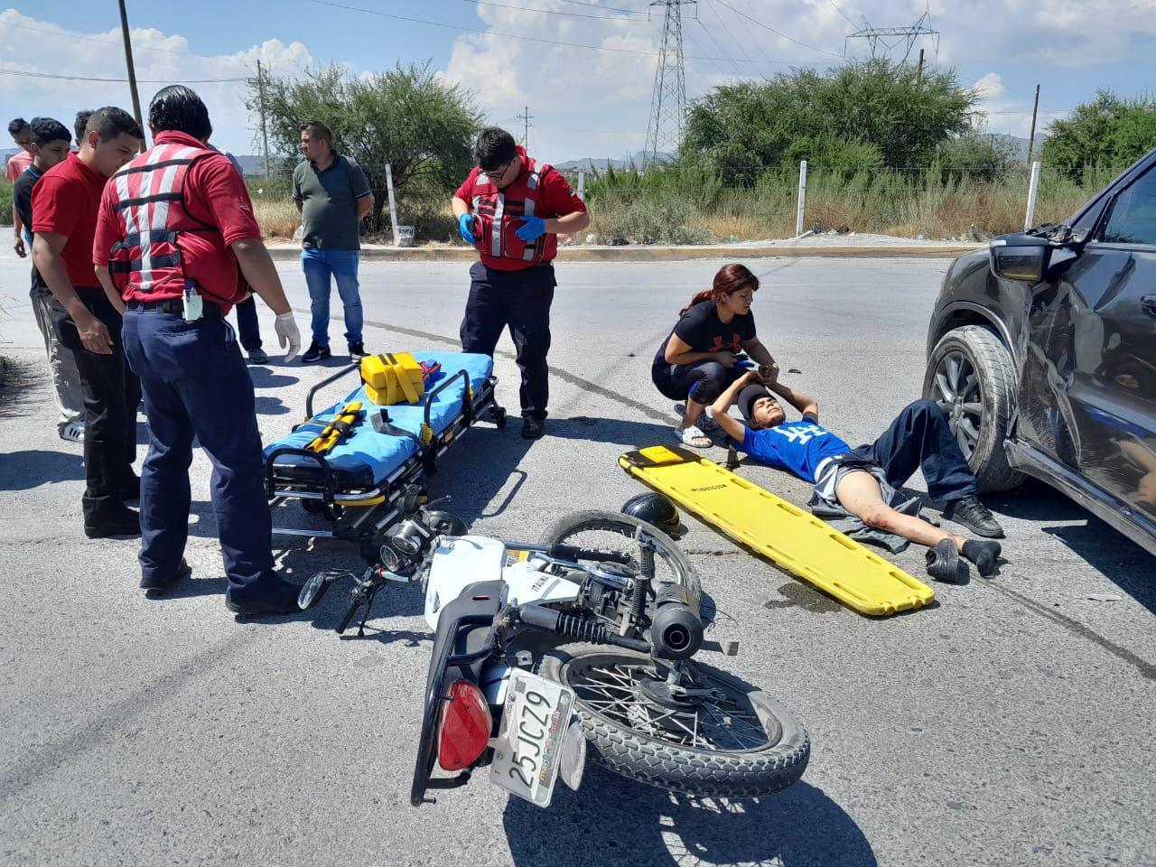 Resulta un motociclista lesionado tras accidente