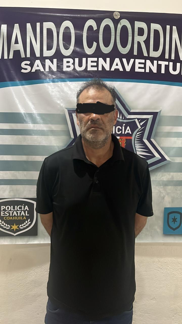 ATRAPAN POLICÍAS DE SB A 4 ROBA-CARROS