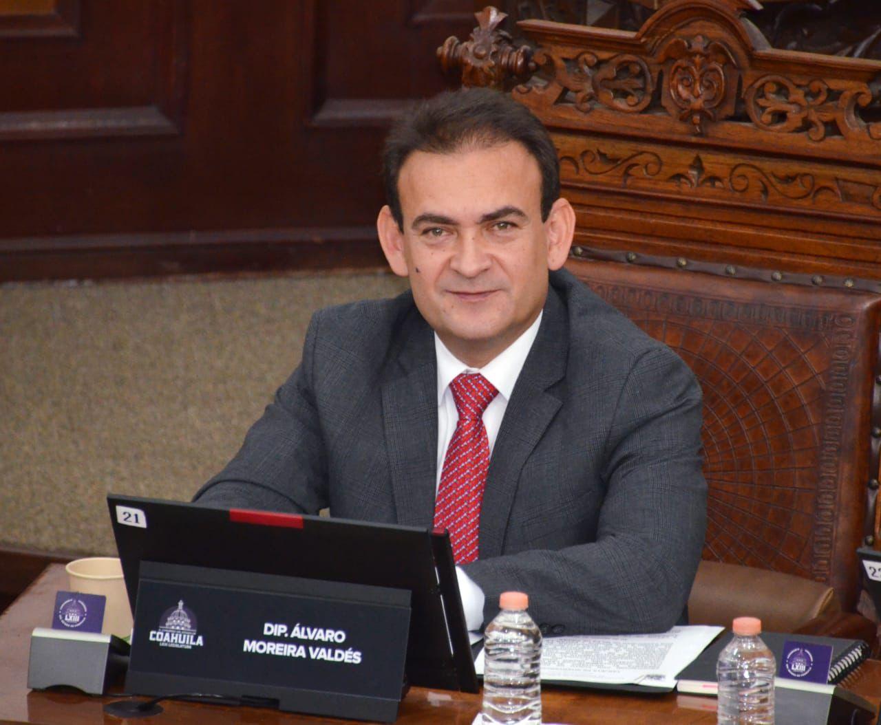 Solicita Álvaro mejorar distribución de medicinas