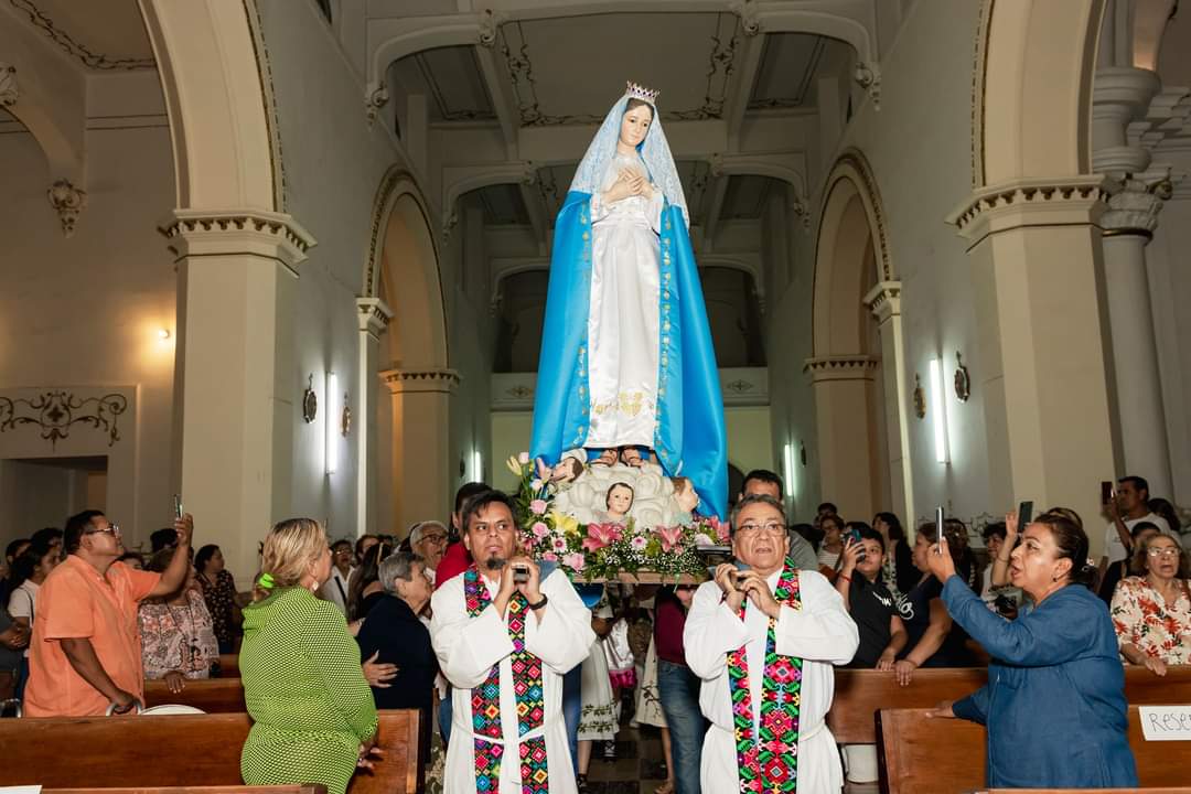 Celebran con devoción a Santa María de las Parras