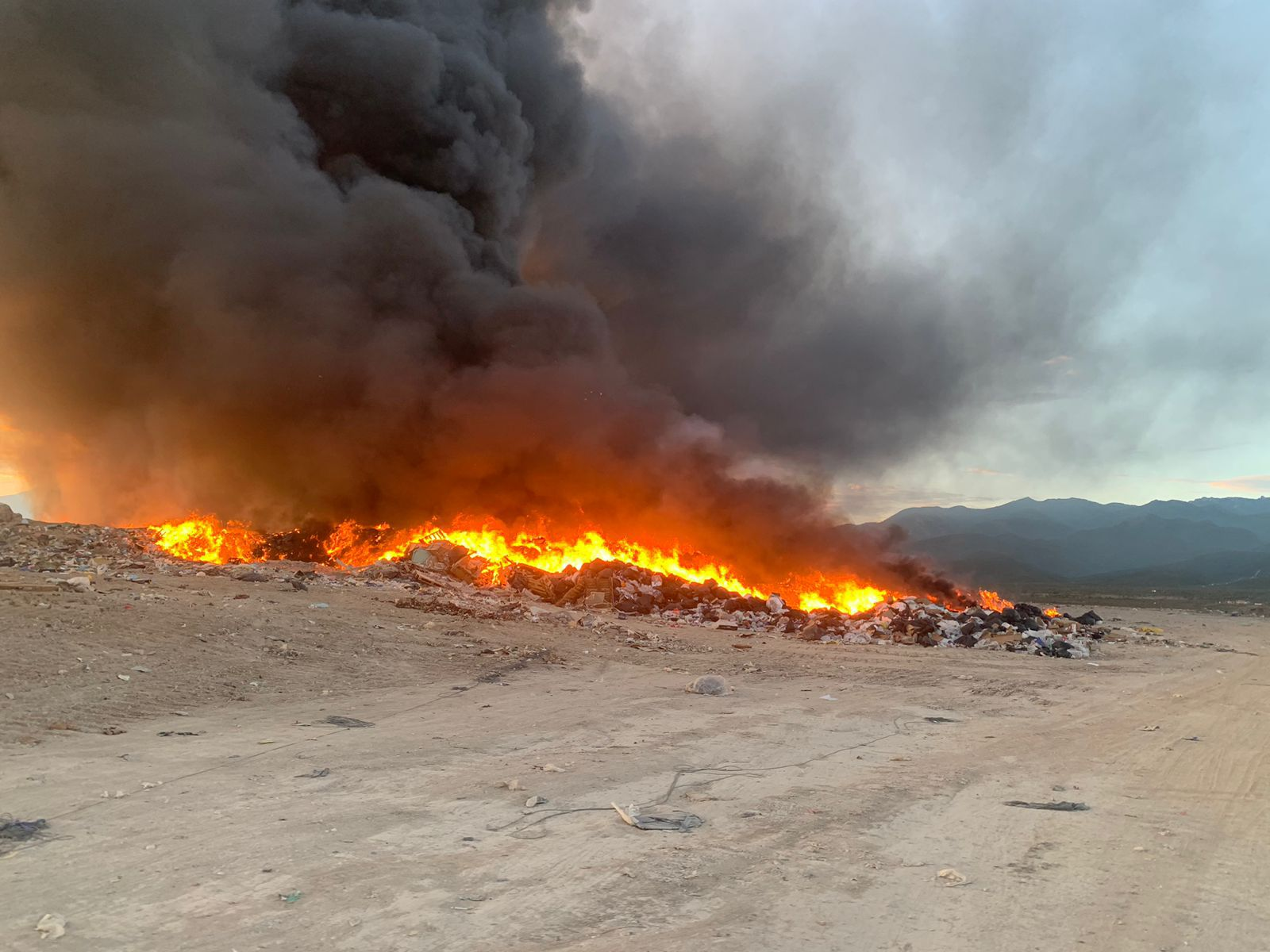 Se incendia de nuevo relleno sanitario en CF