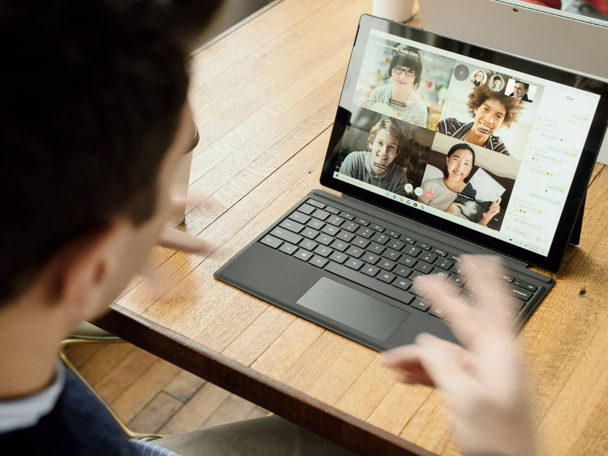 Ahorra tiempo, ahora Google Meet usa Inteligencia Artificial para resumir las reuniones
