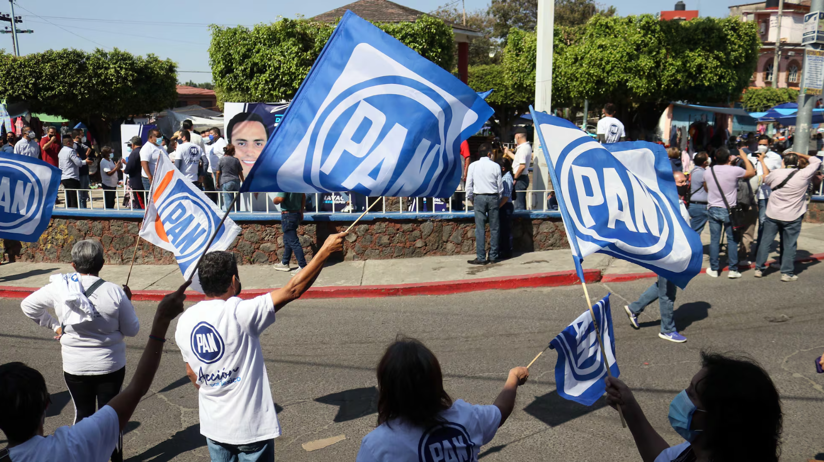 Burdo acoso de 4T por voto para reforma: PAN