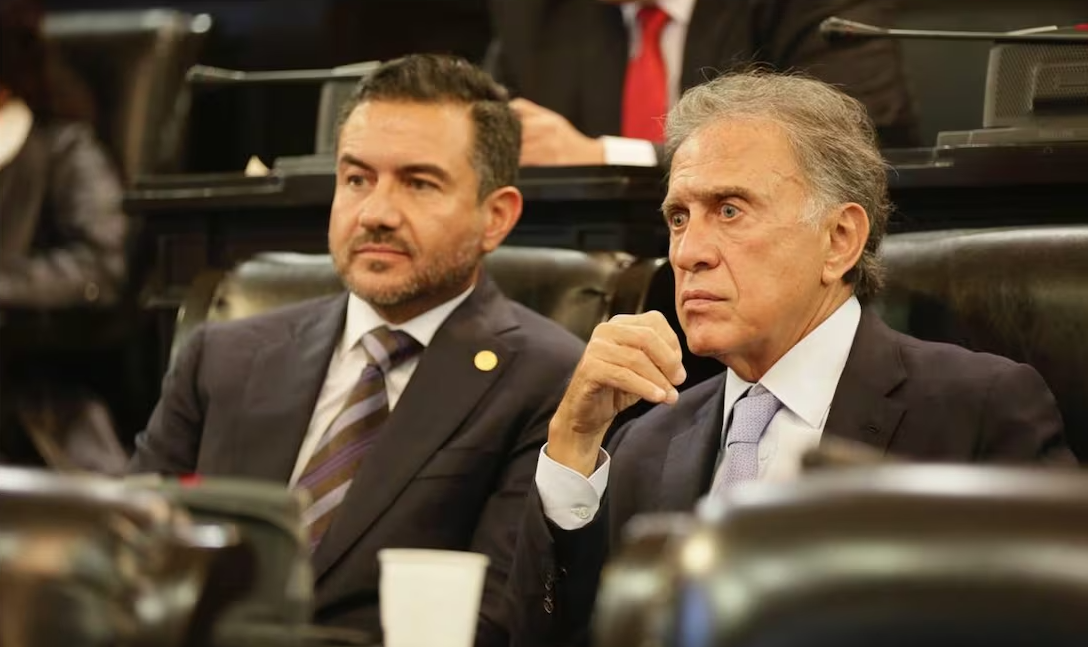 Aparece Yunes, da voto por Reforma