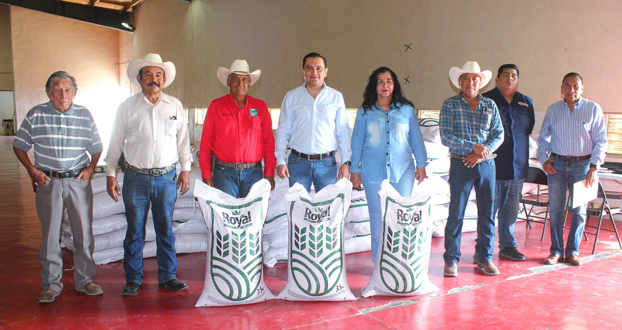 Entregan en Allende semilla subsidiada