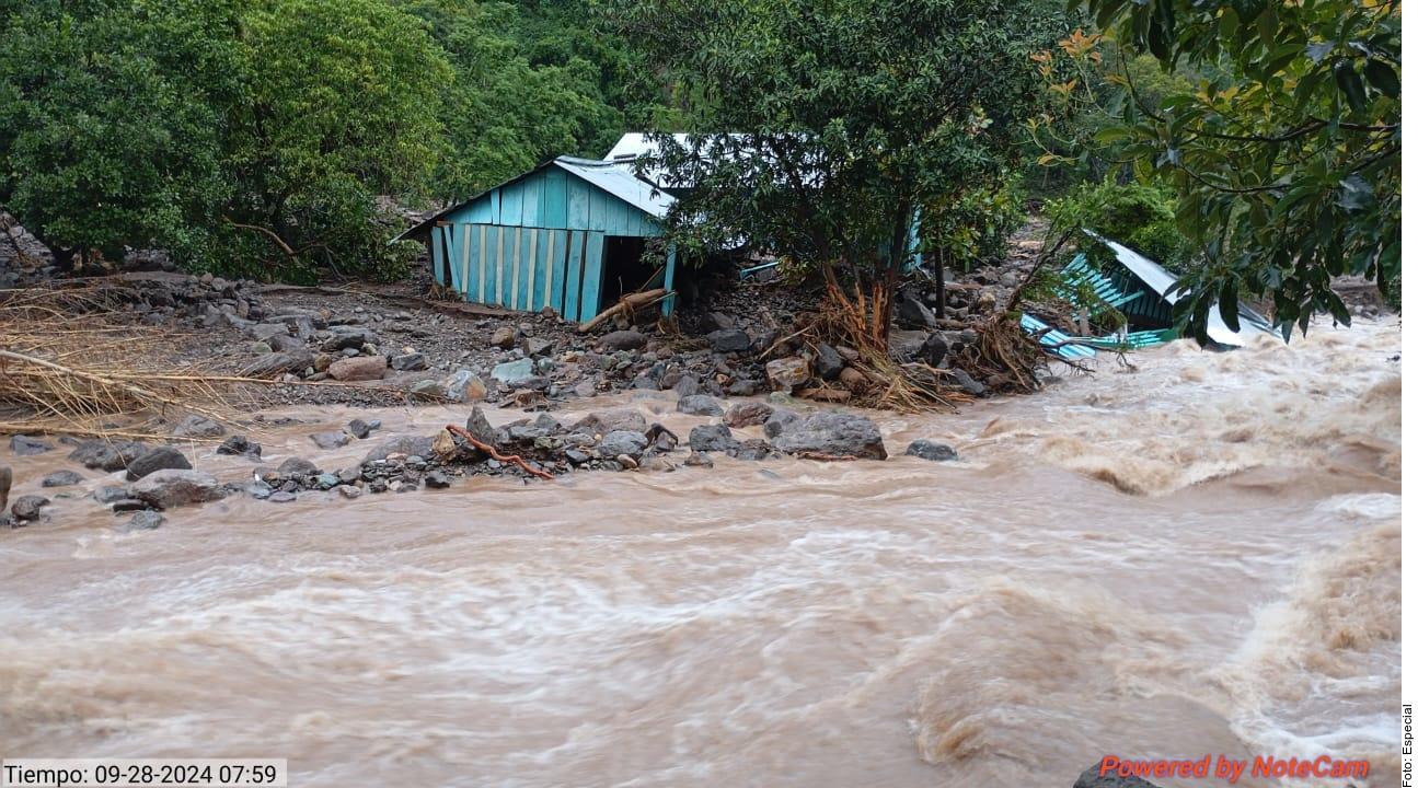 Huracán John: Aeropuerto de Acapulco, limitado a vuelos de emergencia; 9 autopistas mantienen cierre total: SICT