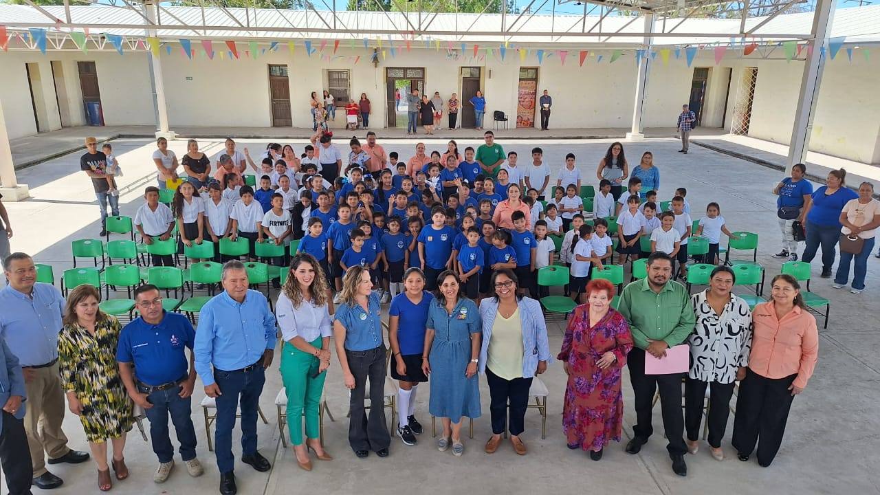 Celebran el centenario de la escuela “Amado Nervo”