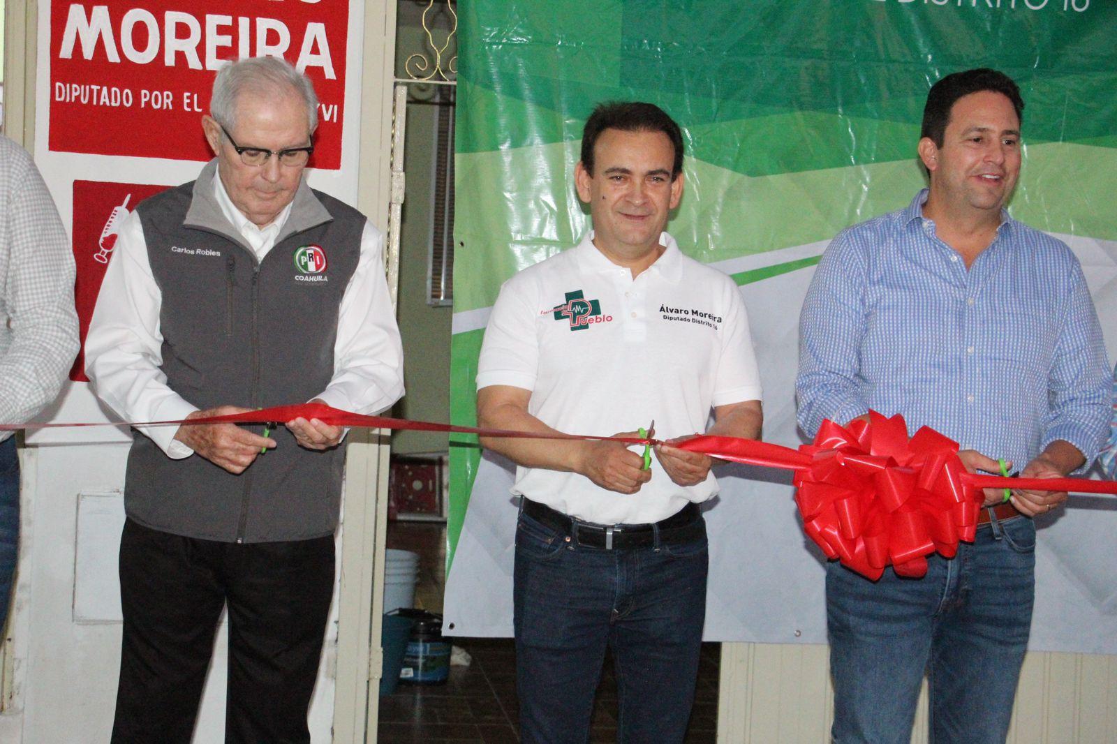 Inaugura legislador Farmacia del Pueblo