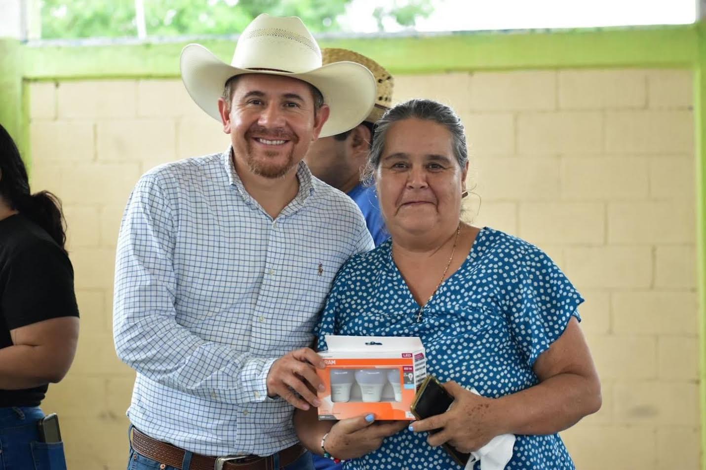 APOYA SB A FAMILIAS DE LA COLONIA 16 DE ABRIL