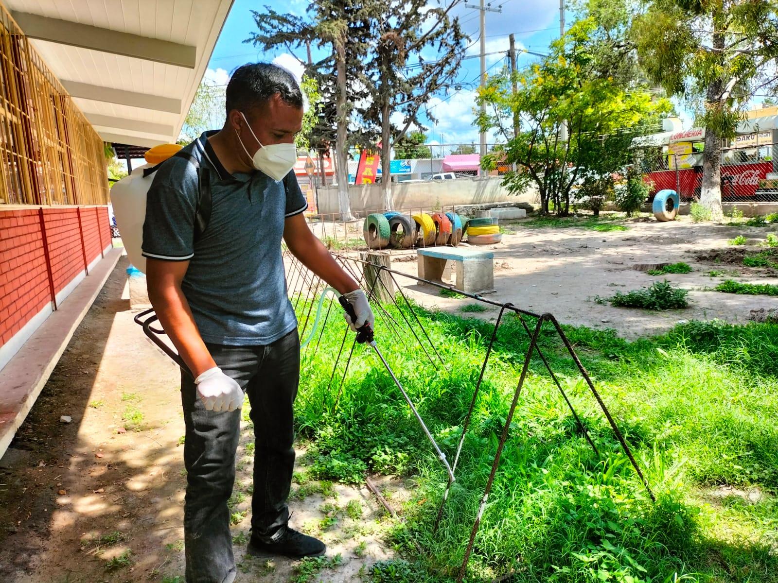 Protegen a alumnos del dengue en Parras